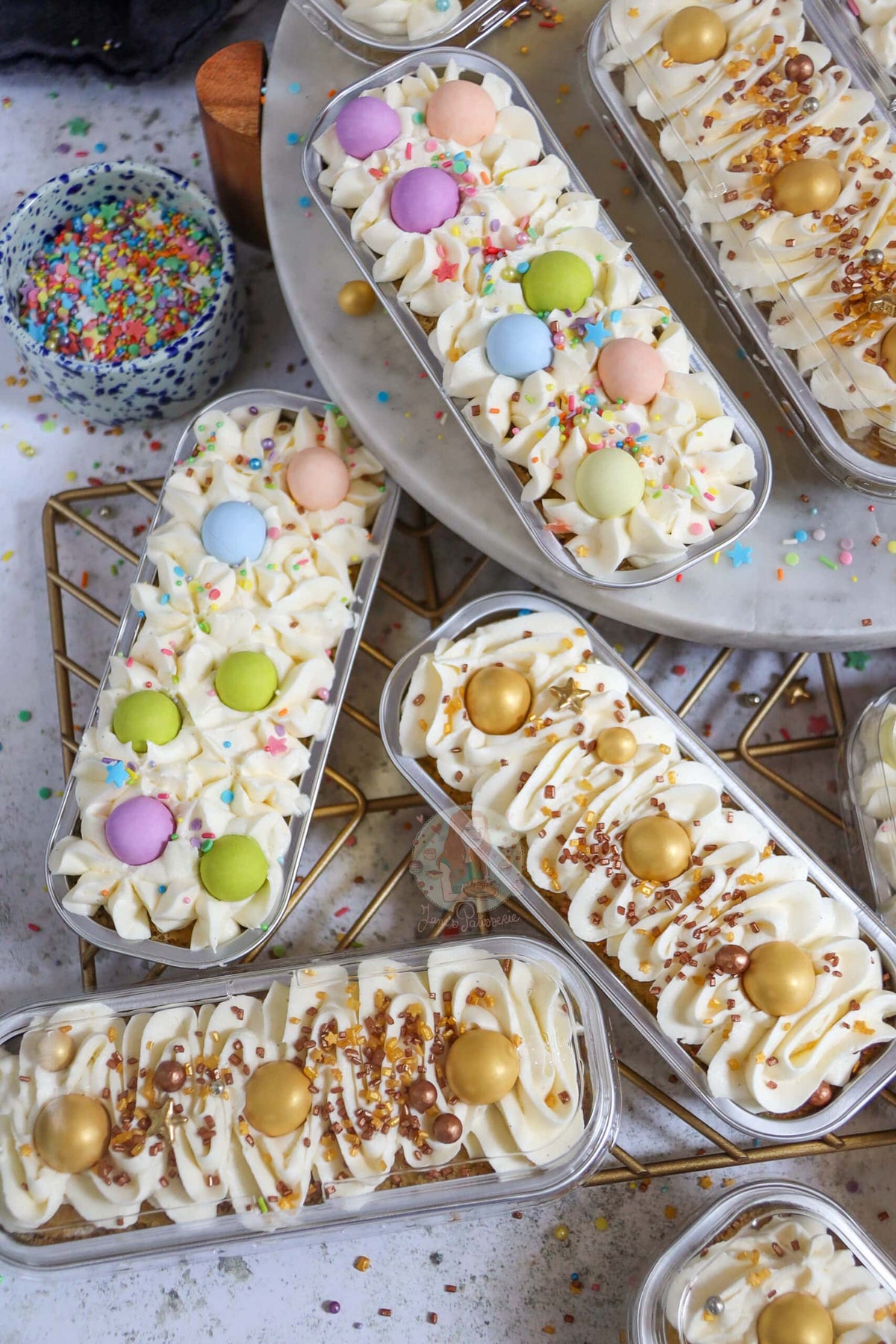 mini cakes