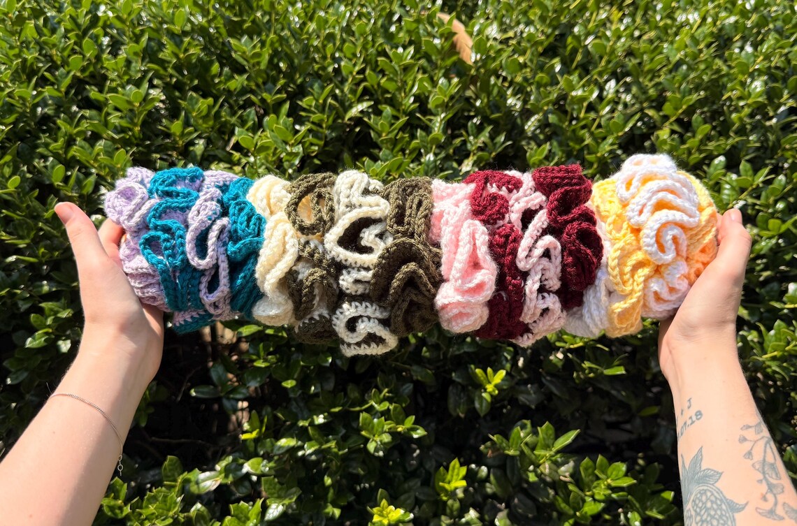 Crochet scrunchie